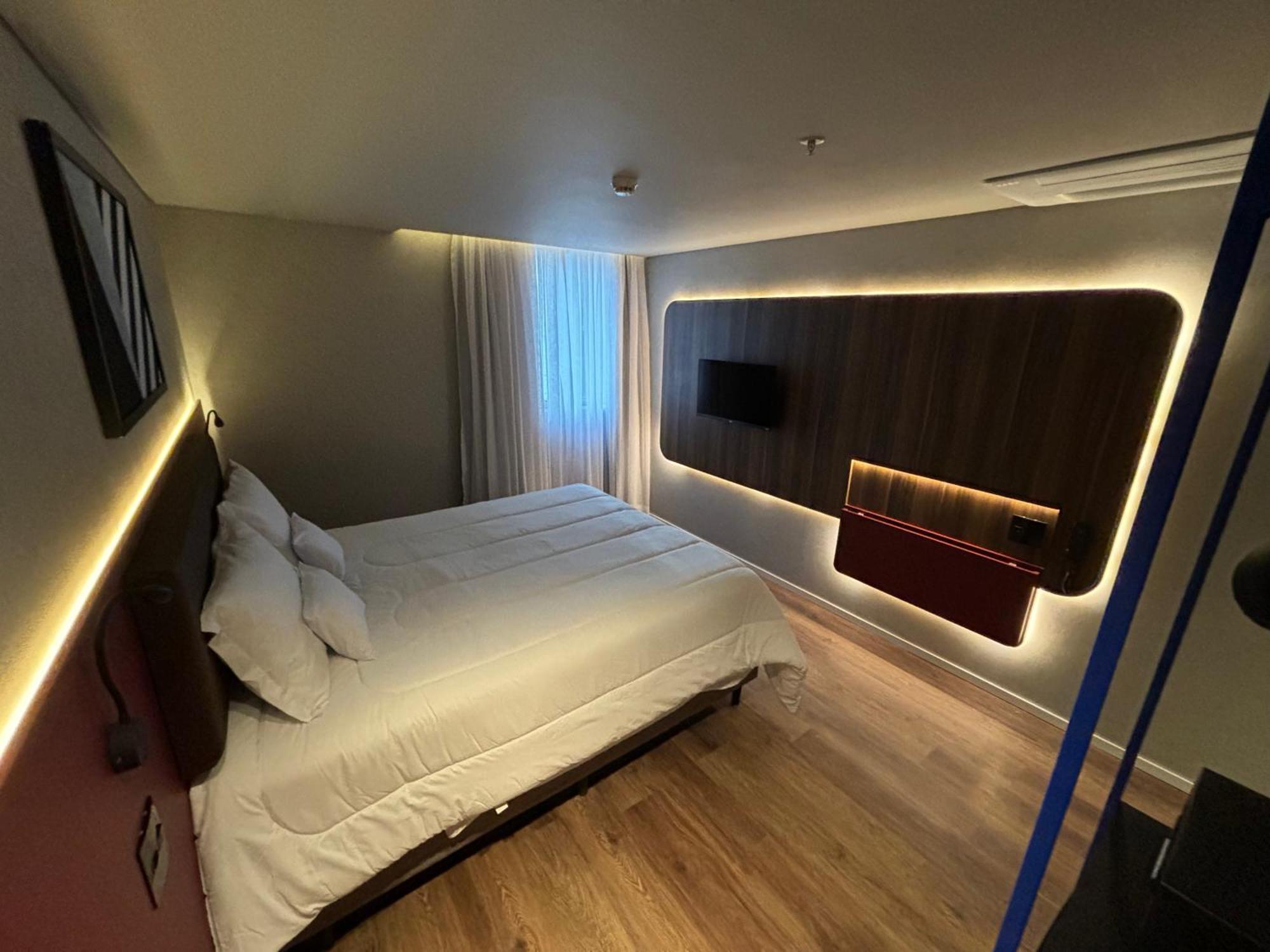 Golden Tower Express Nacoes Unidas By Fenix Hotel 3*